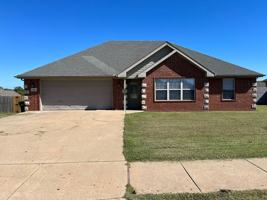 featured image of 561 Tamarron Dr