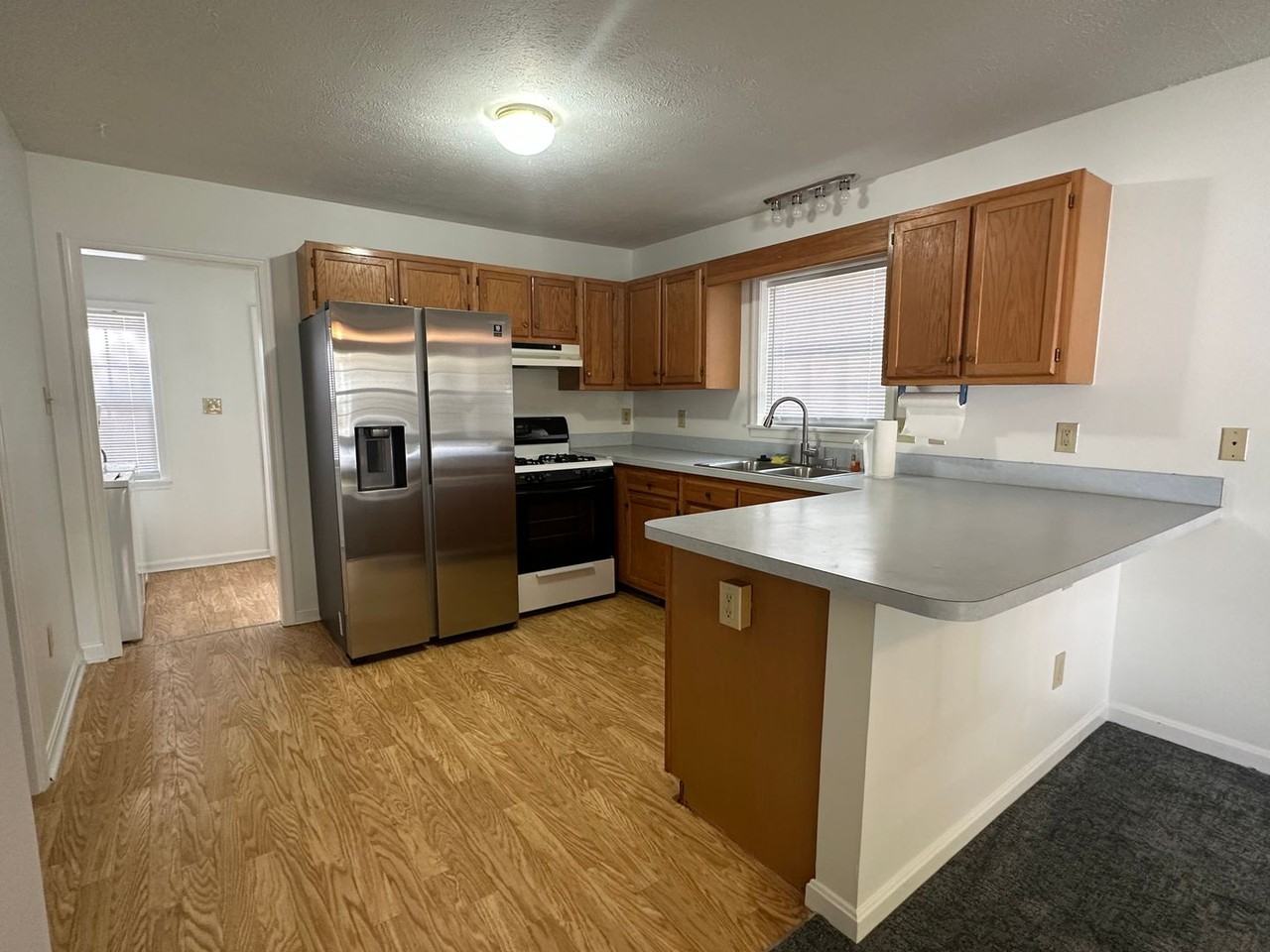 109 E Pall Mall St - Photo 3 of 9