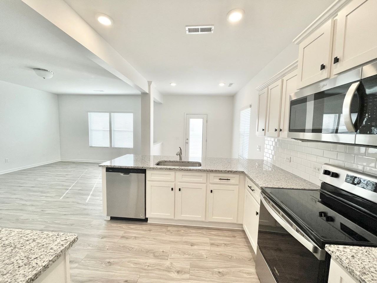 116 Gaelic Dr - Photo 3 of 16