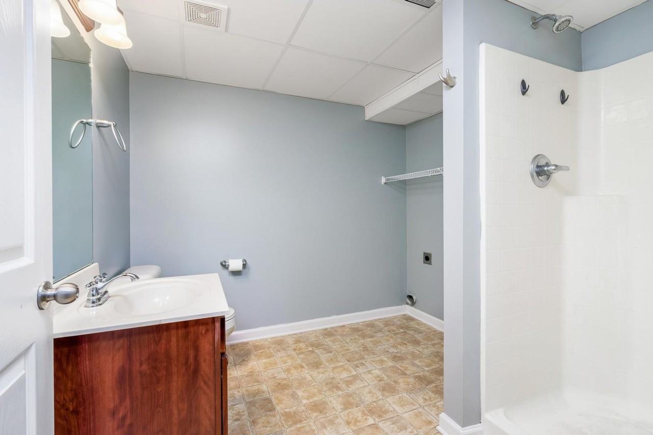 2267 Yeager Dr - Photo 2 of 18