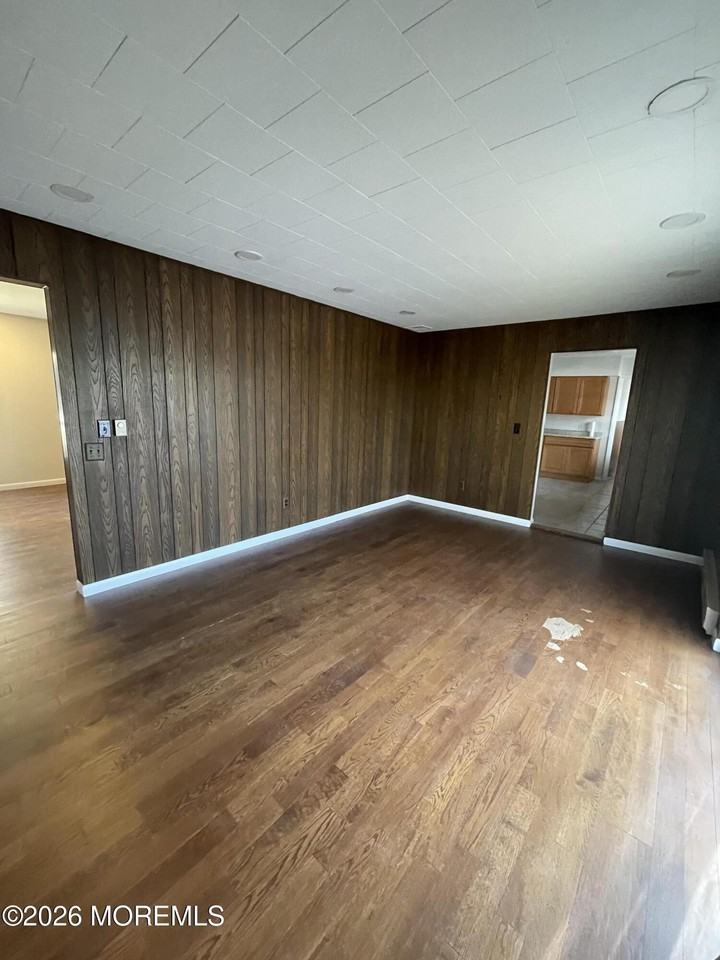 606 Alma Pl - Photo 4 of 11