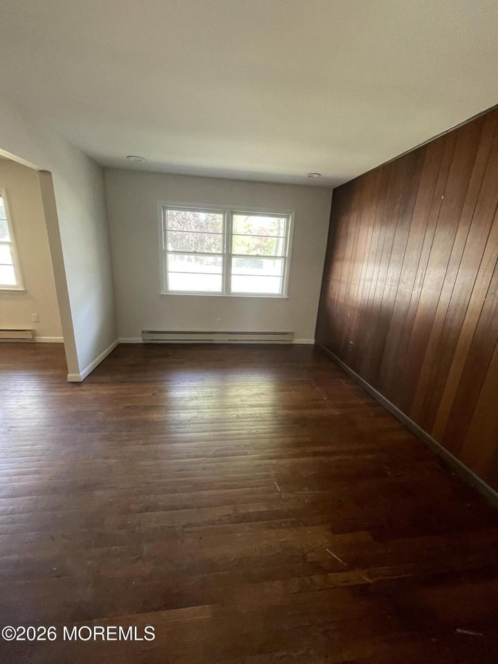 606 Alma Pl - Photo 5 of 11