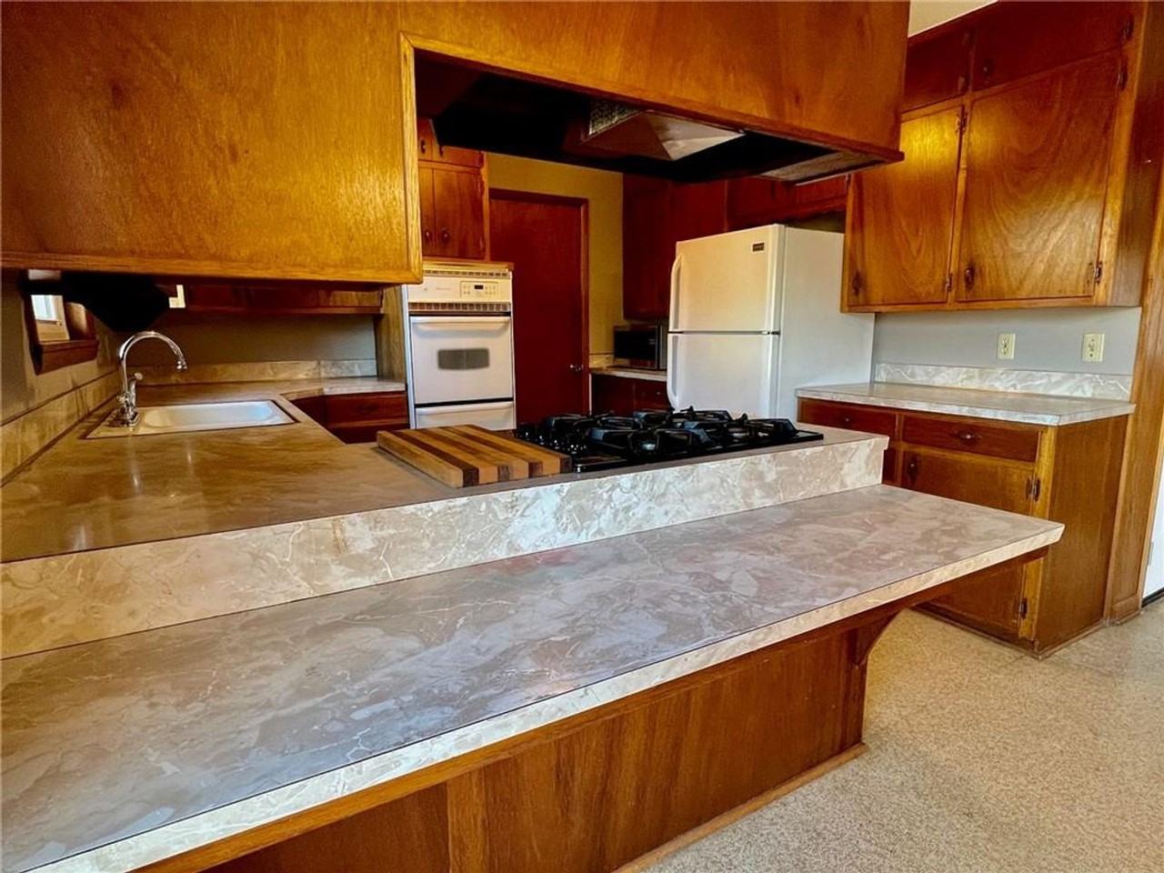 1910 N Greenvalley Ave - Photo 3 of 22