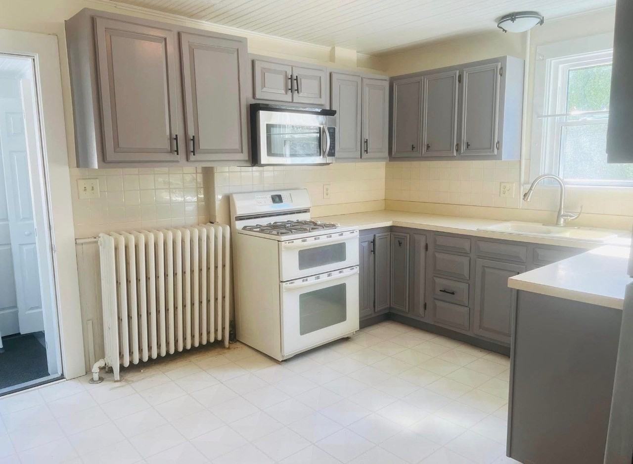 14 S Jackson St #1 - Photo 6 of 21