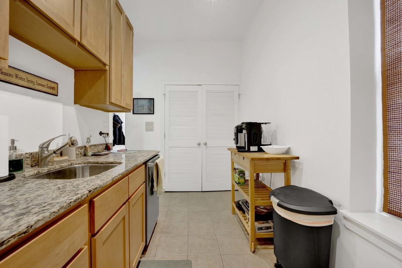 2143 N Western Ave #2F - Photo 4 of 14