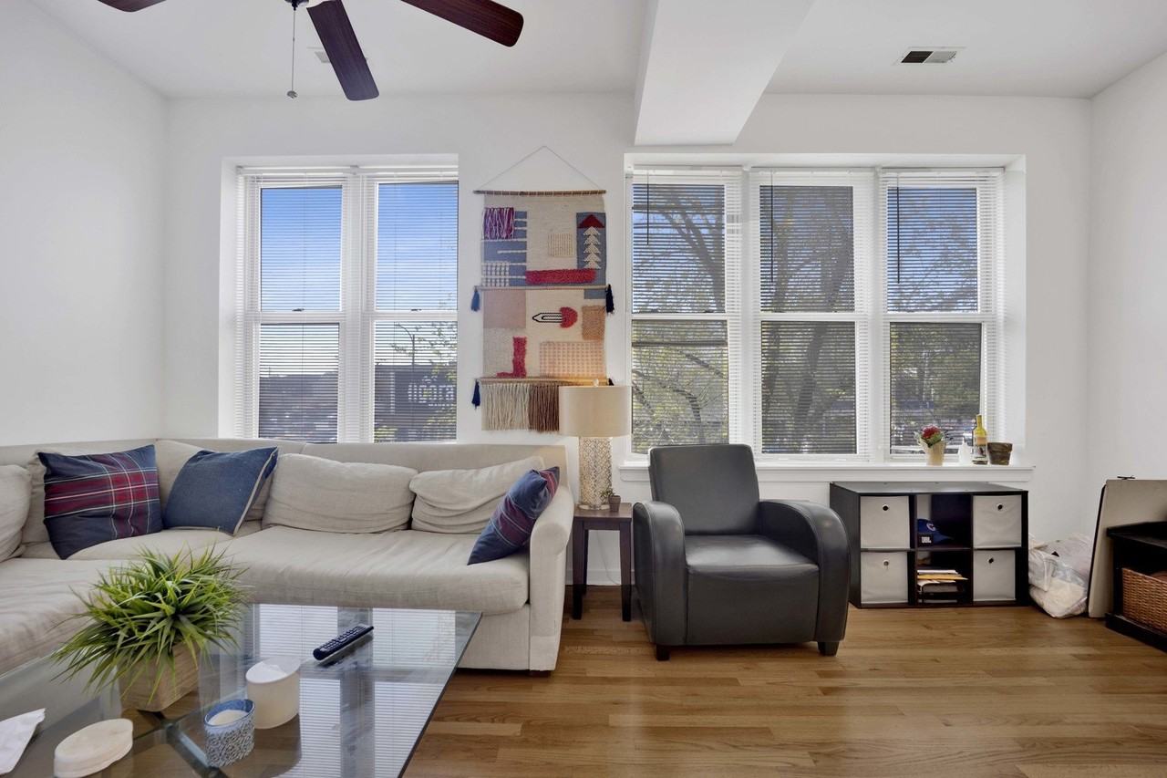 2143 N Western Ave #2F - Photo 6 of 14