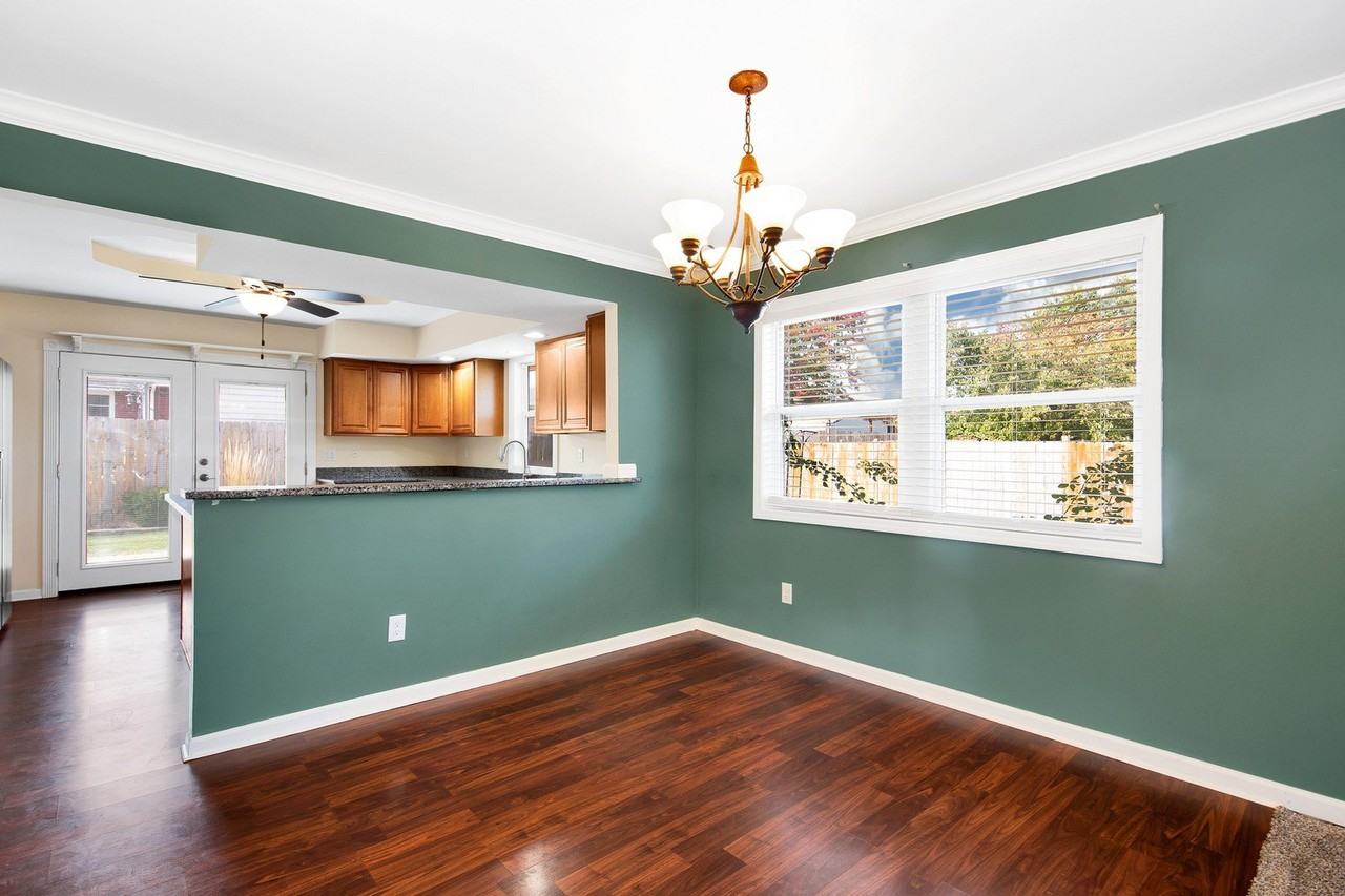 1013 Stonegate Rd - Photo 4 of 25