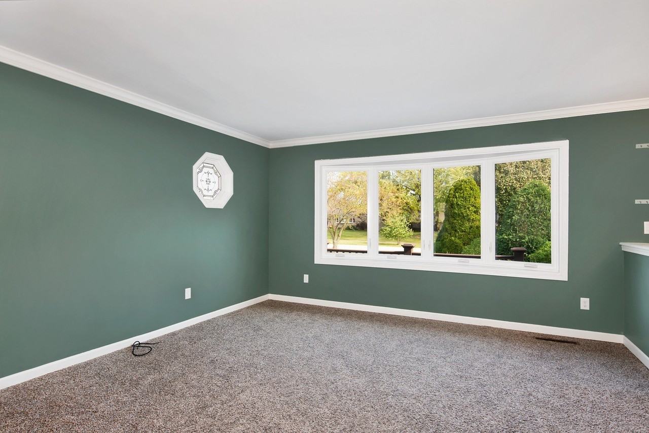 1013 Stonegate Rd - Photo 5 of 25