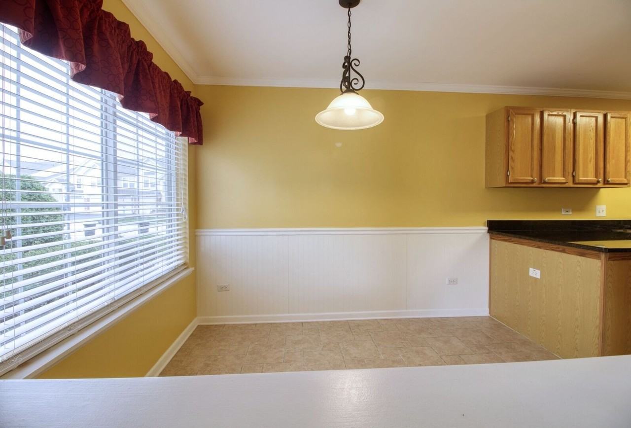 1160 Hawthorne Ln #1160 - Photo 7 of 23