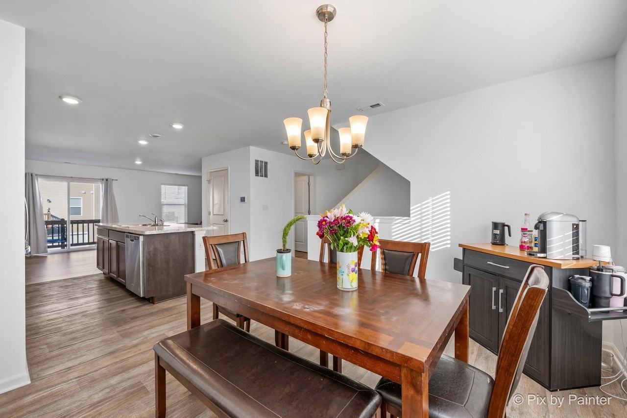 2544 Alison Ave - Photo 4 of 41