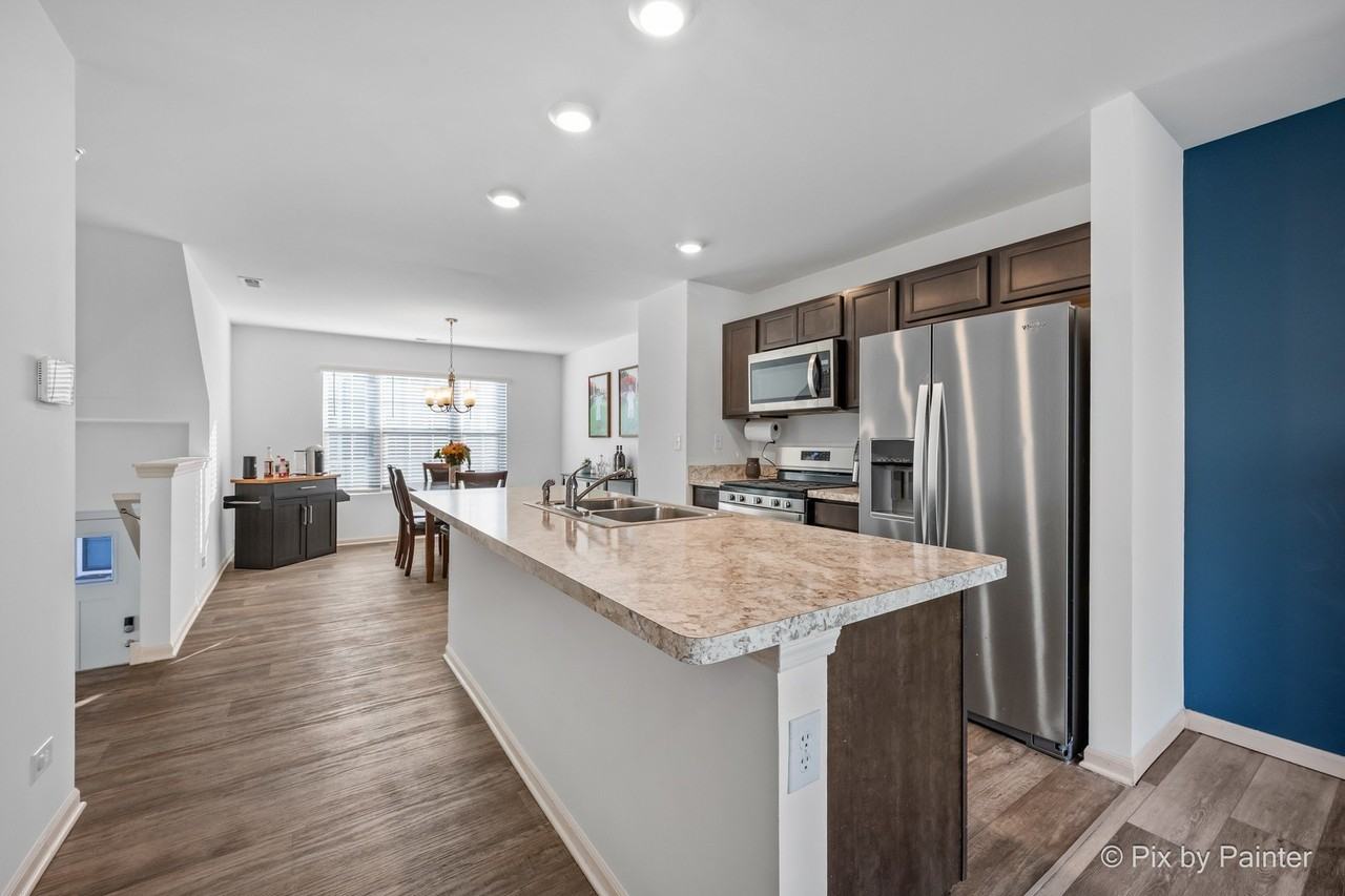 2544 Alison Ave - Photo 5 of 41