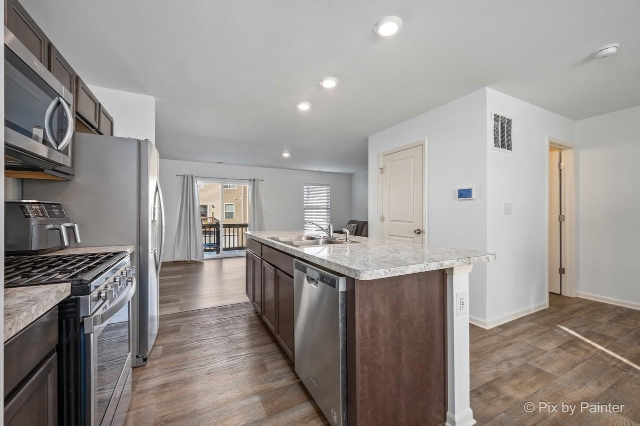 2544 Alison Ave - Photo 7 of 41