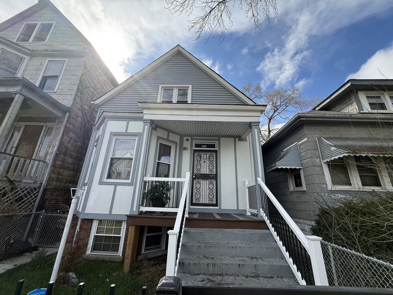 5942 S Justine St - Photo 2 of 17