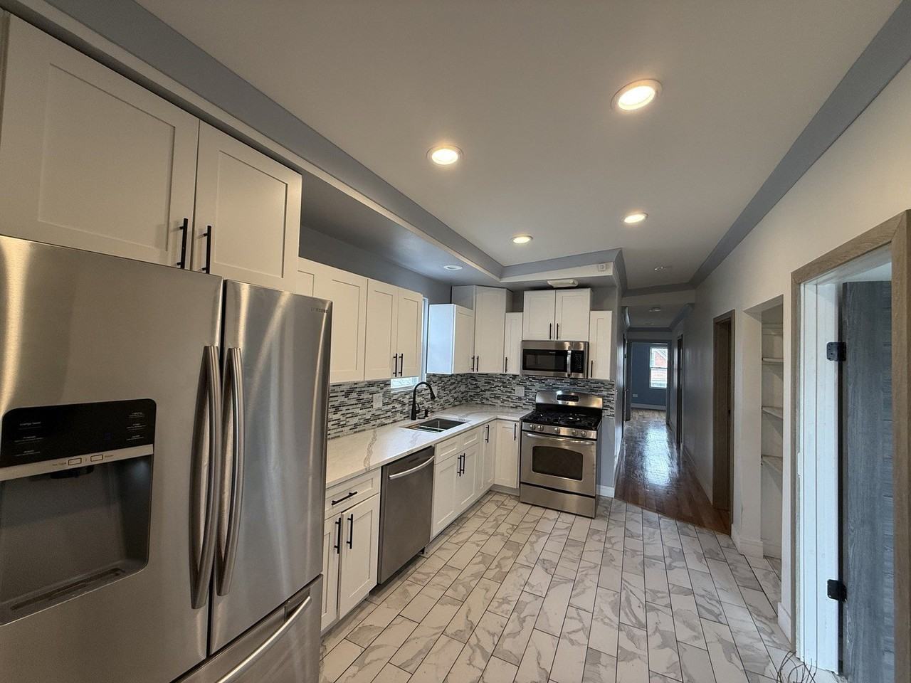5942 S Justine St - Photo 3 of 17