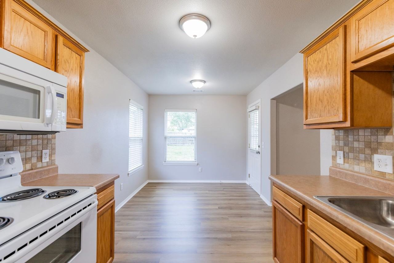 6206 Sw Meadow Well Ave - Photo 7 of 20