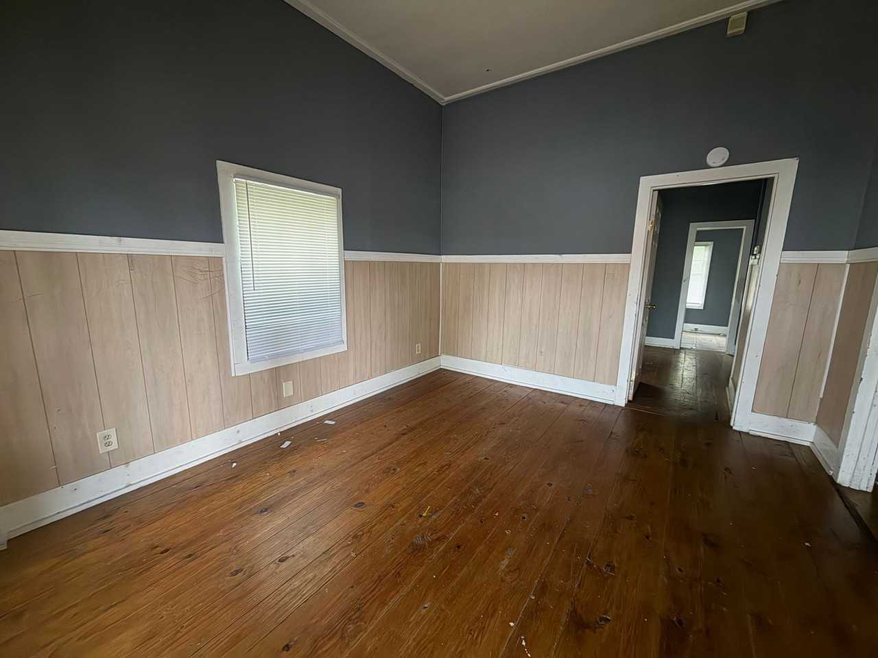 1030 9th St - Photo 2 of 7