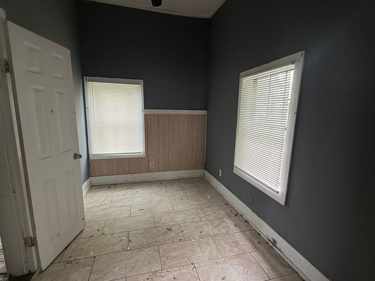 1030 9th St - Photo 4 of 7