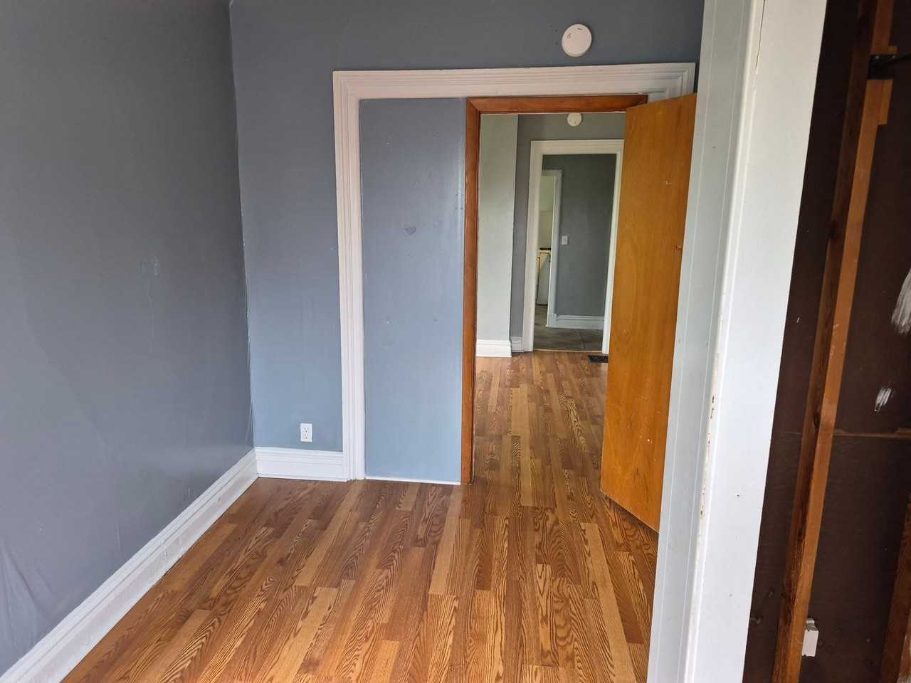 227 Douglas Ave - Photo 2 of 7