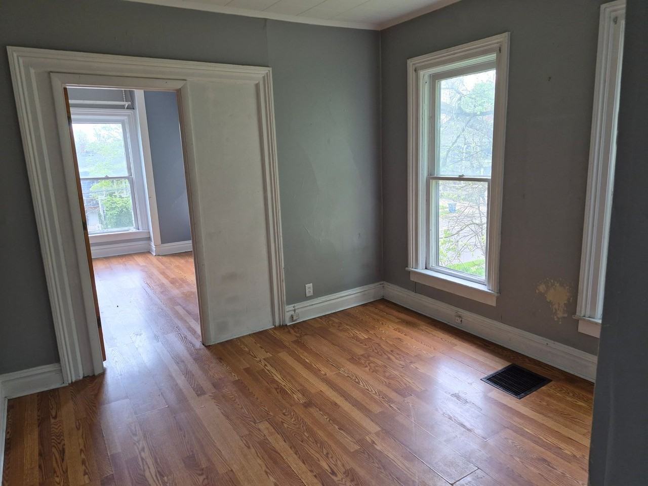 227 Douglas Ave - Photo 4 of 7