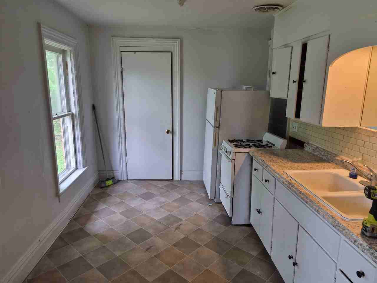 227 Douglas Ave - Photo 5 of 7