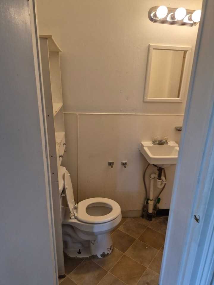 227 Douglas Ave - Photo 7 of 7