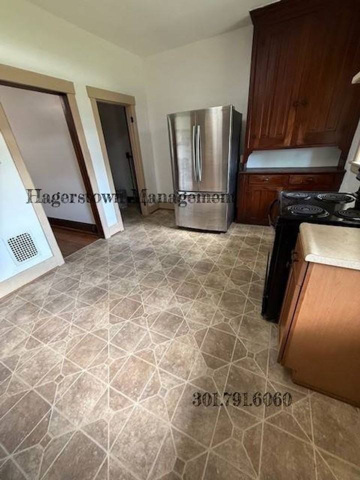 109 Fairground Ave - Photo 5 of 11