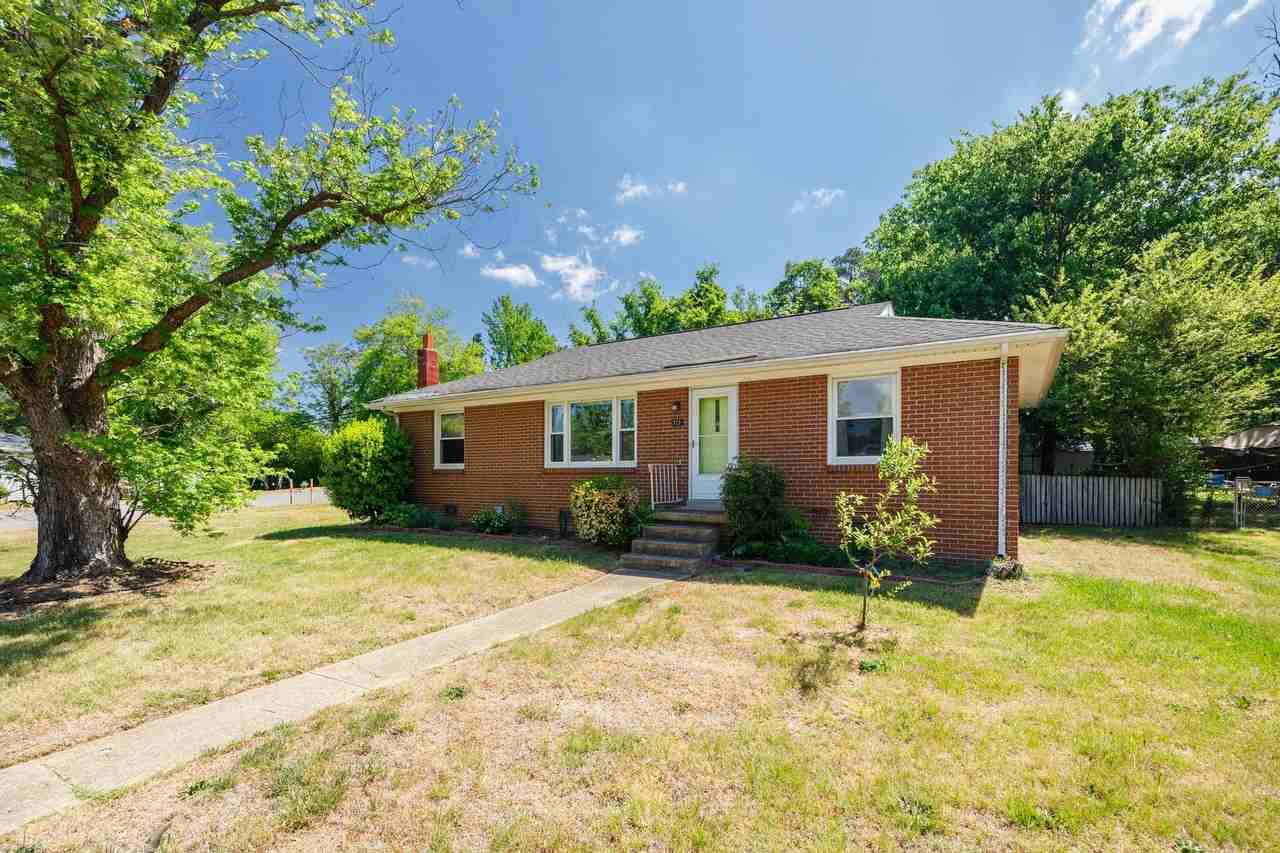 723 Faye St - Photo 2 of 38