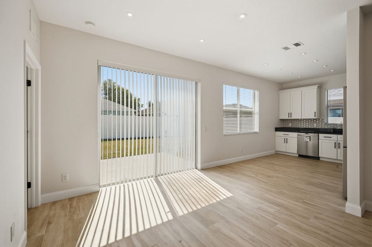 7632 Armonk Ln - Photo 5 of 27