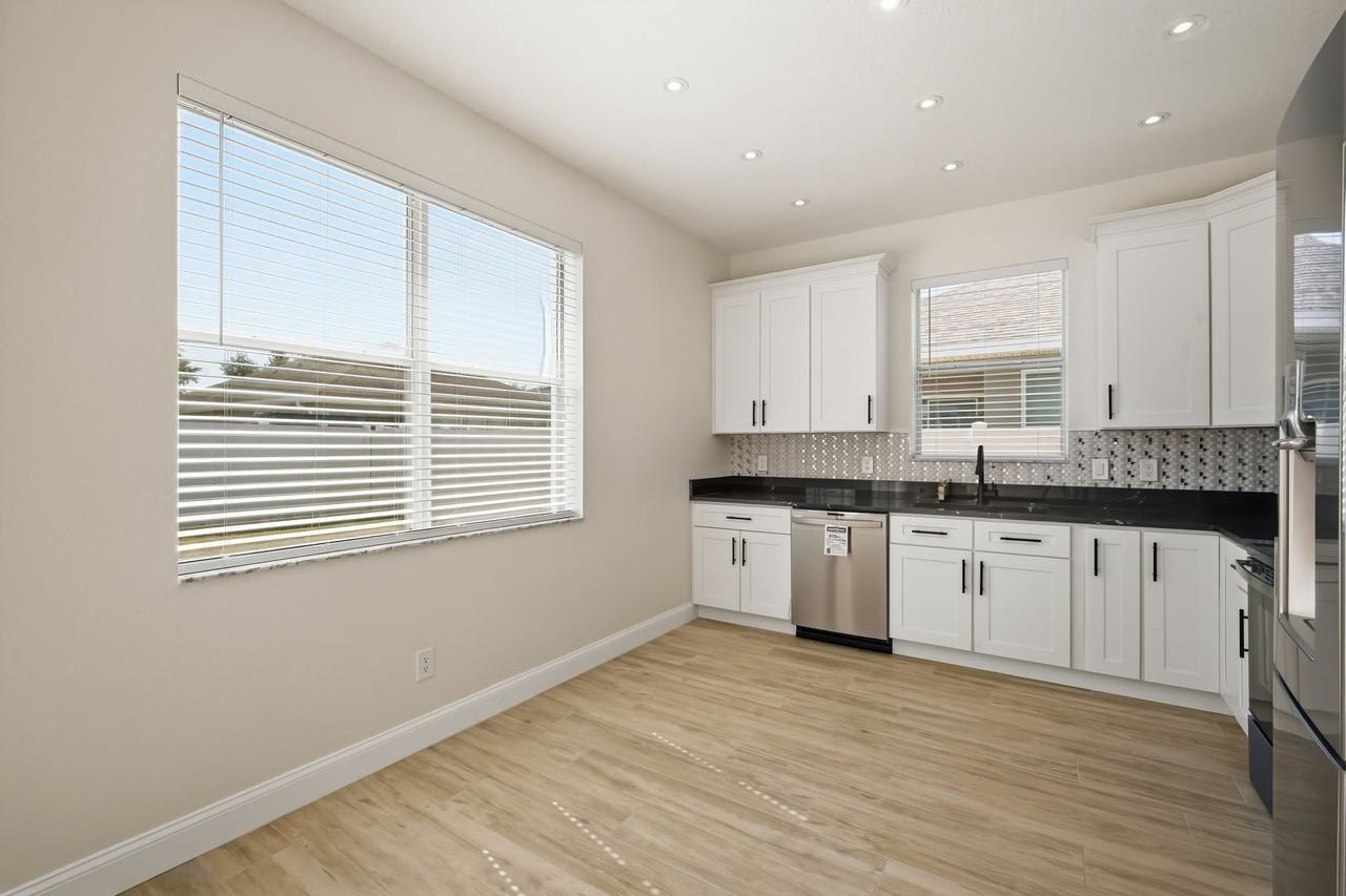 7632 Armonk Ln - Photo 6 of 27