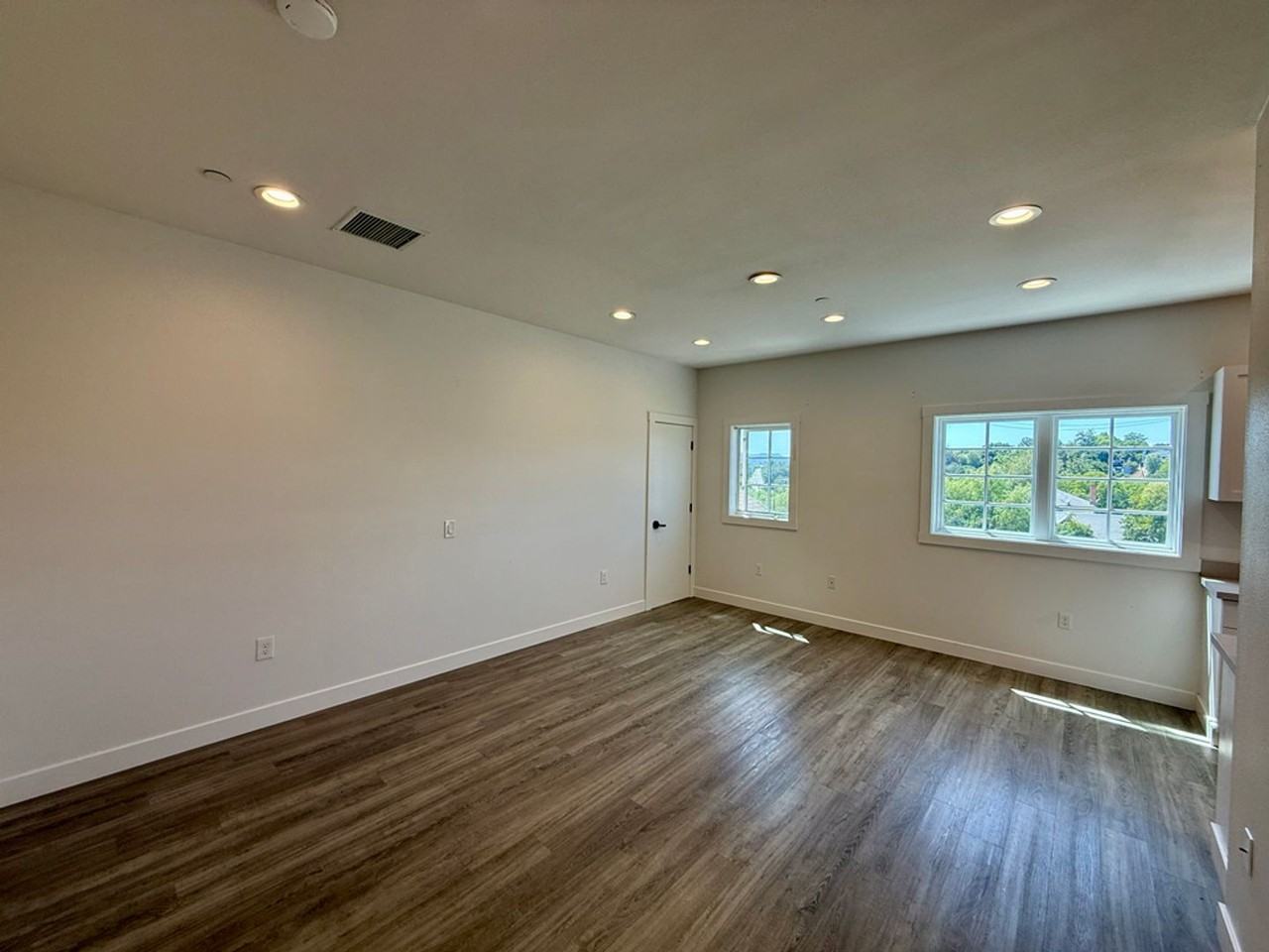 3513 Numancia St - Photo 3 of 17