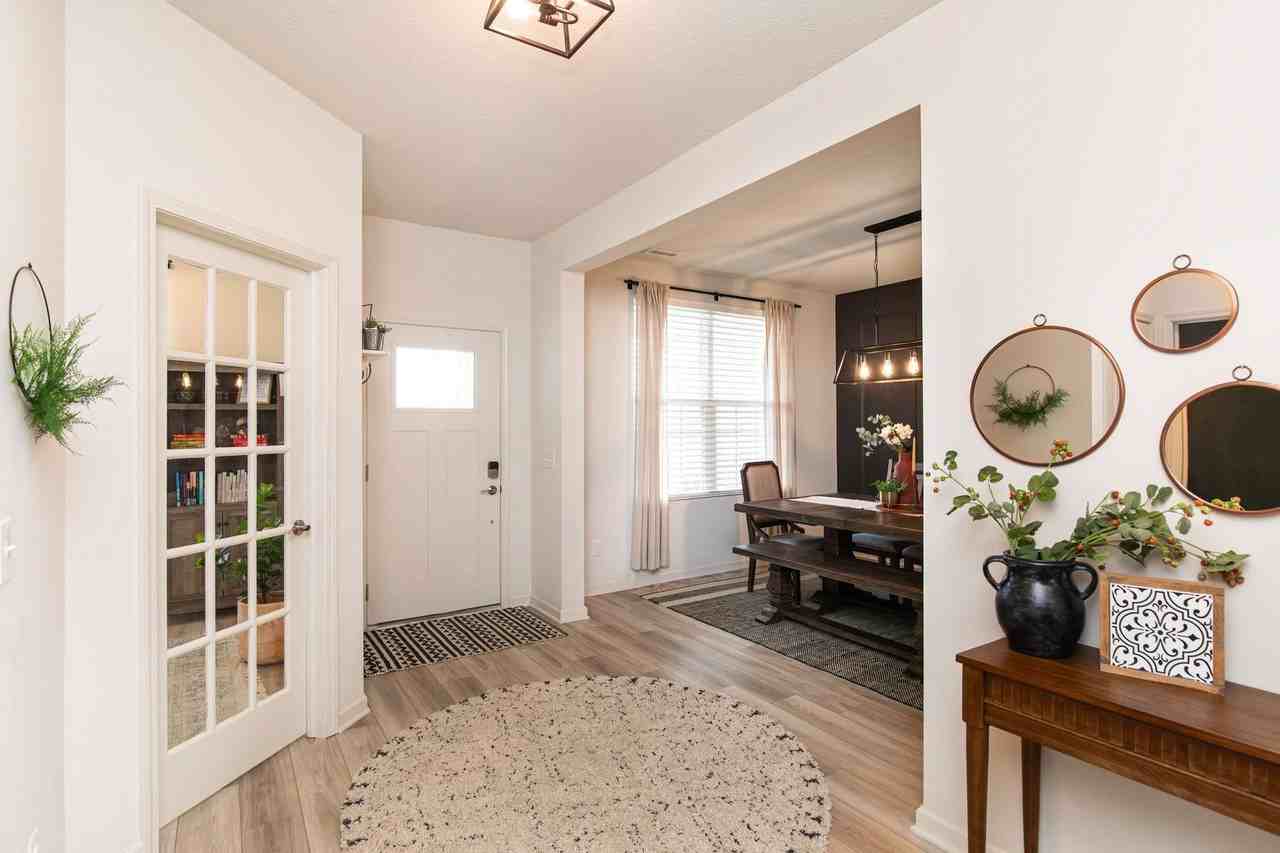 6787 Oakcrest Dr - Photo 5 of 50