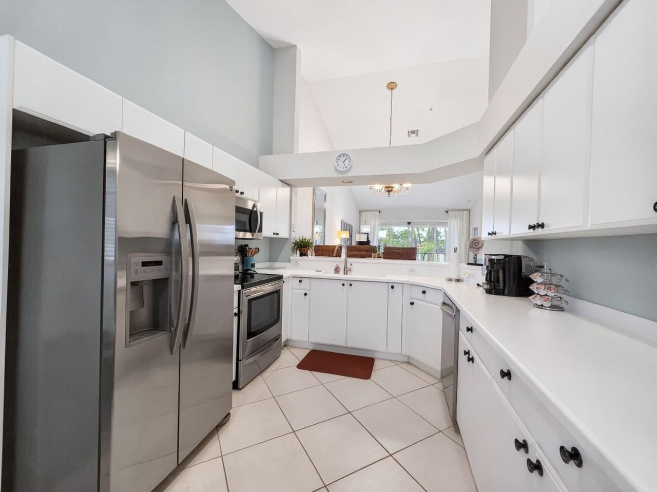 8175 Celeste Dr - Photo 3 of 49