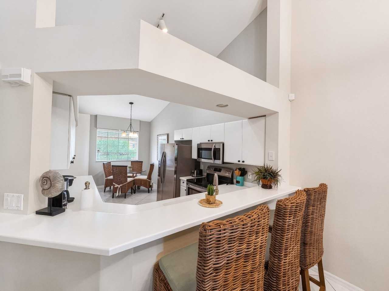 8175 Celeste Dr - Photo 6 of 49