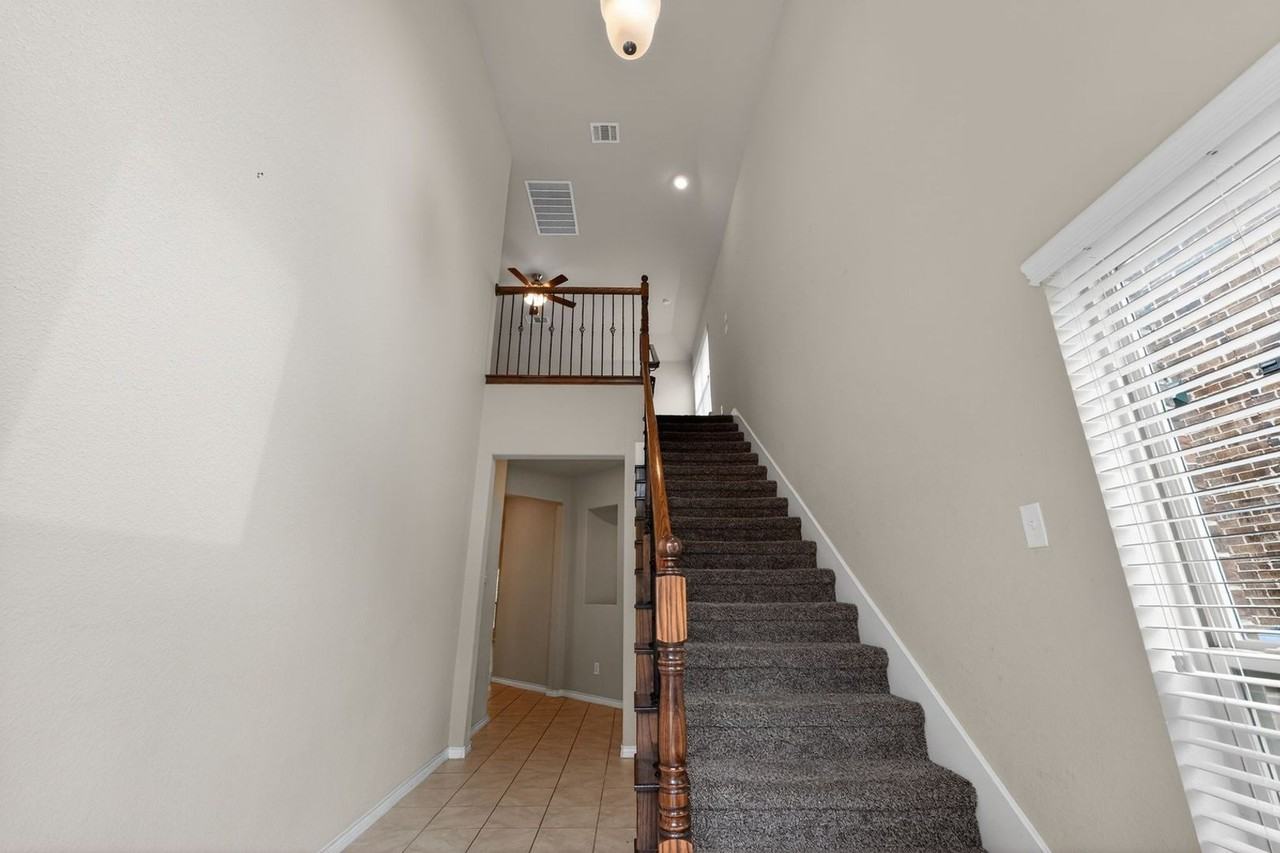 10304 Big Sandy Ct - Photo 5 of 37