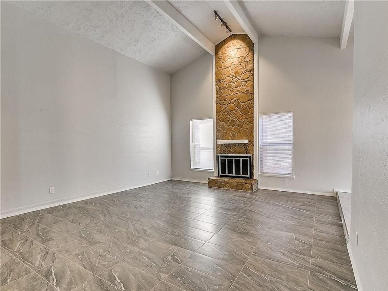 6913 Fawn Canyon Dr - Photo 4 of 27