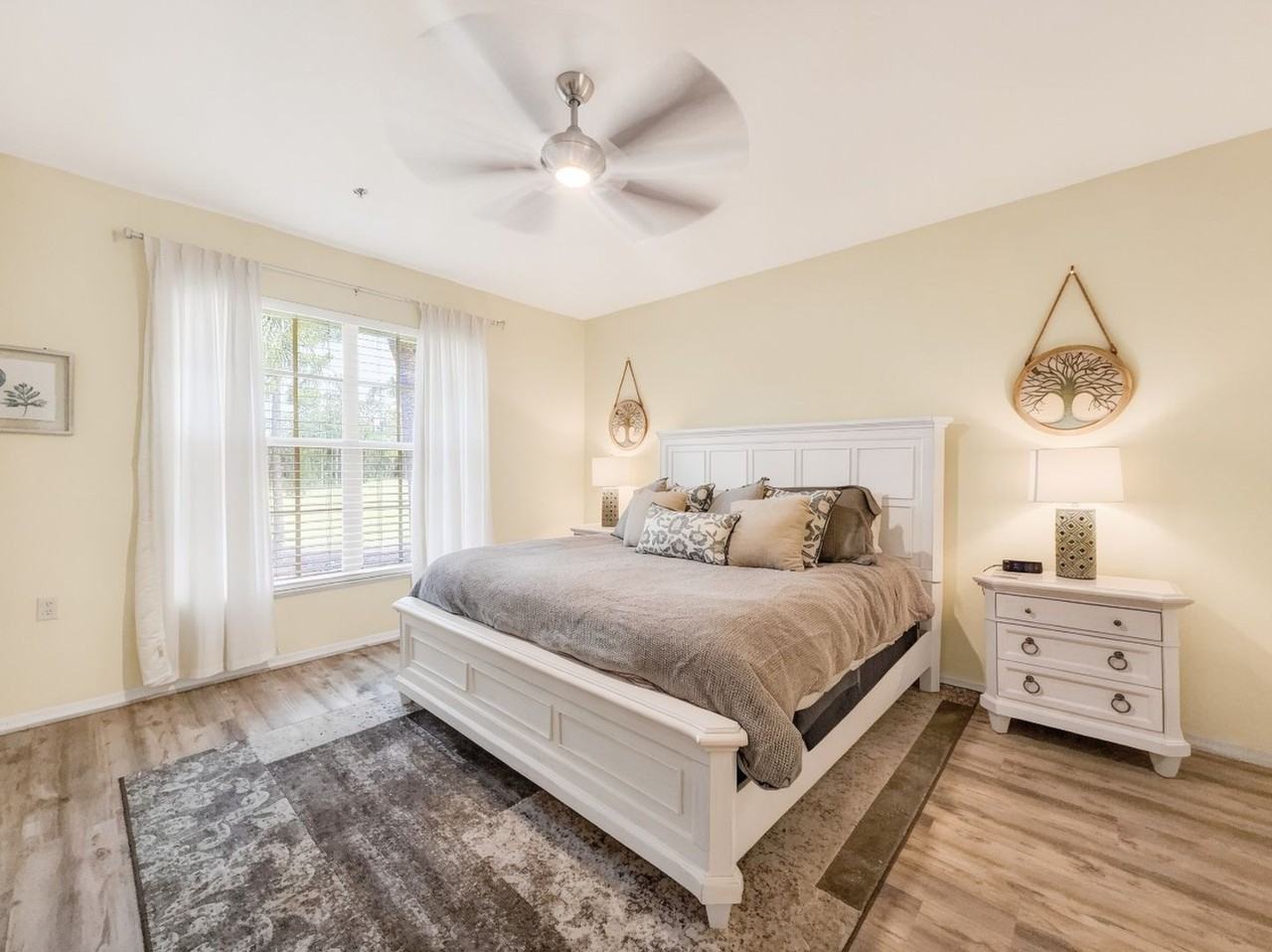 8175 Celeste Dr - Photo 5 of 44