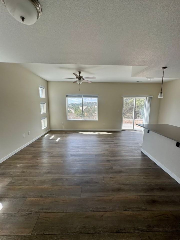 1928 1928 Erin Loop Drive - Photo 6 of 33