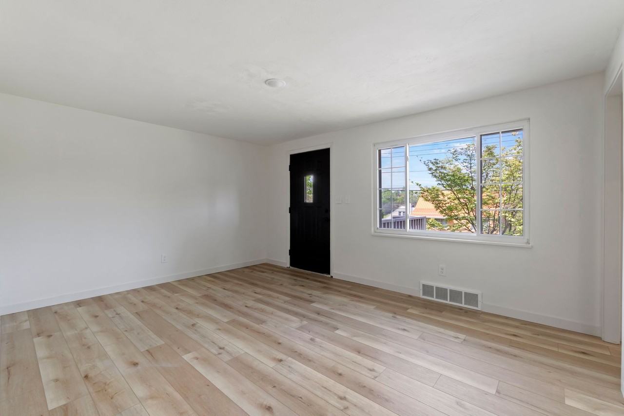 175 Charleston Dr - Photo 7 of 31