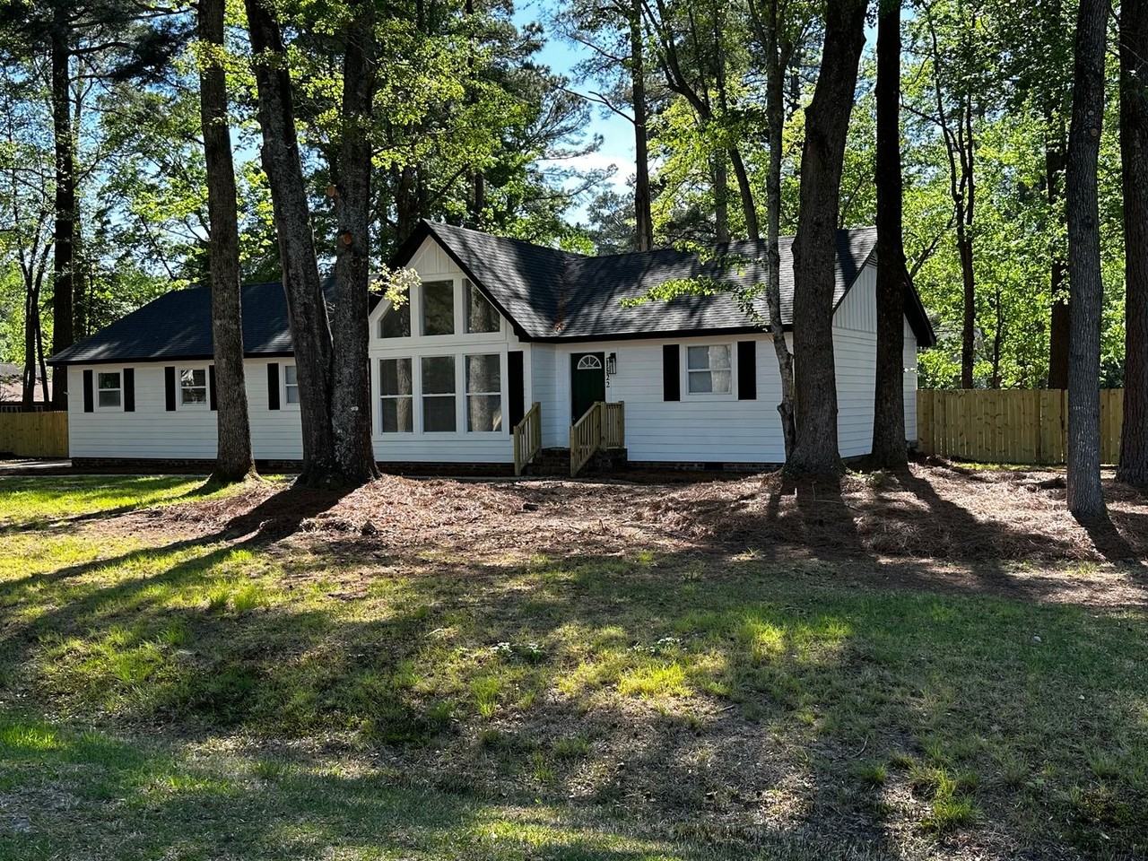 1522 Robin Hood Rd - Photo 2 of 25