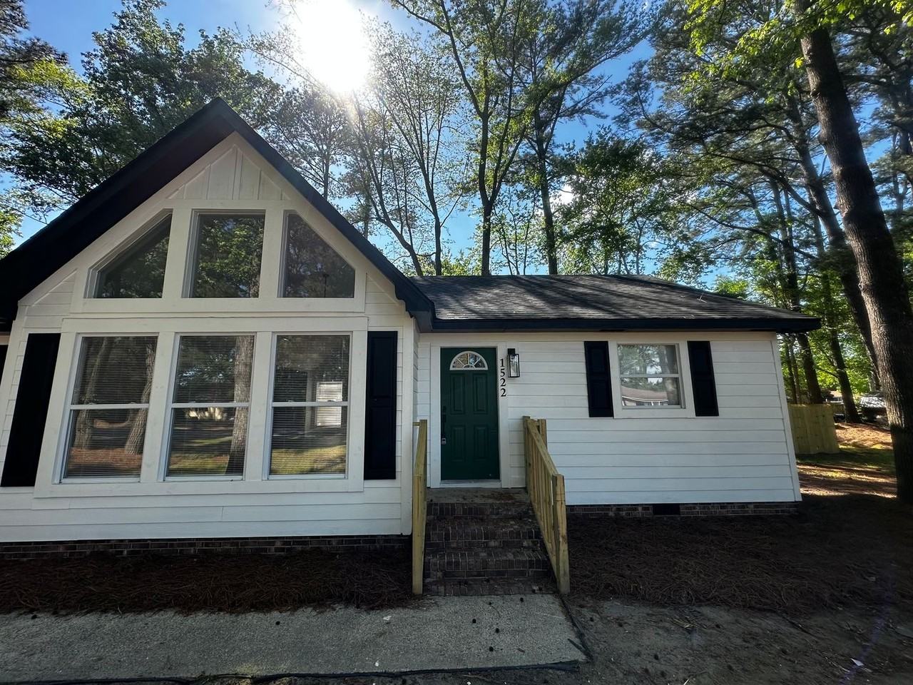 1522 Robin Hood Rd - Photo 5 of 25