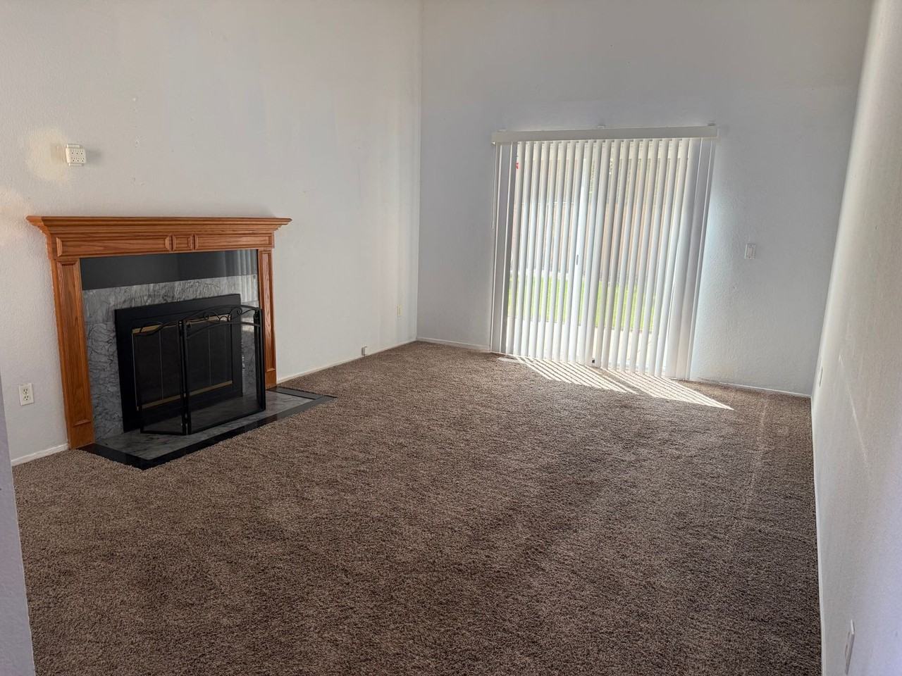 1140 Hartford Pl - Photo 5 of 6