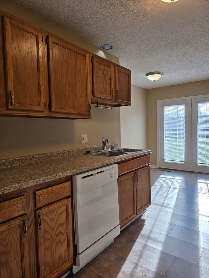 1609 Bourland Ln - Photo 2 of 36