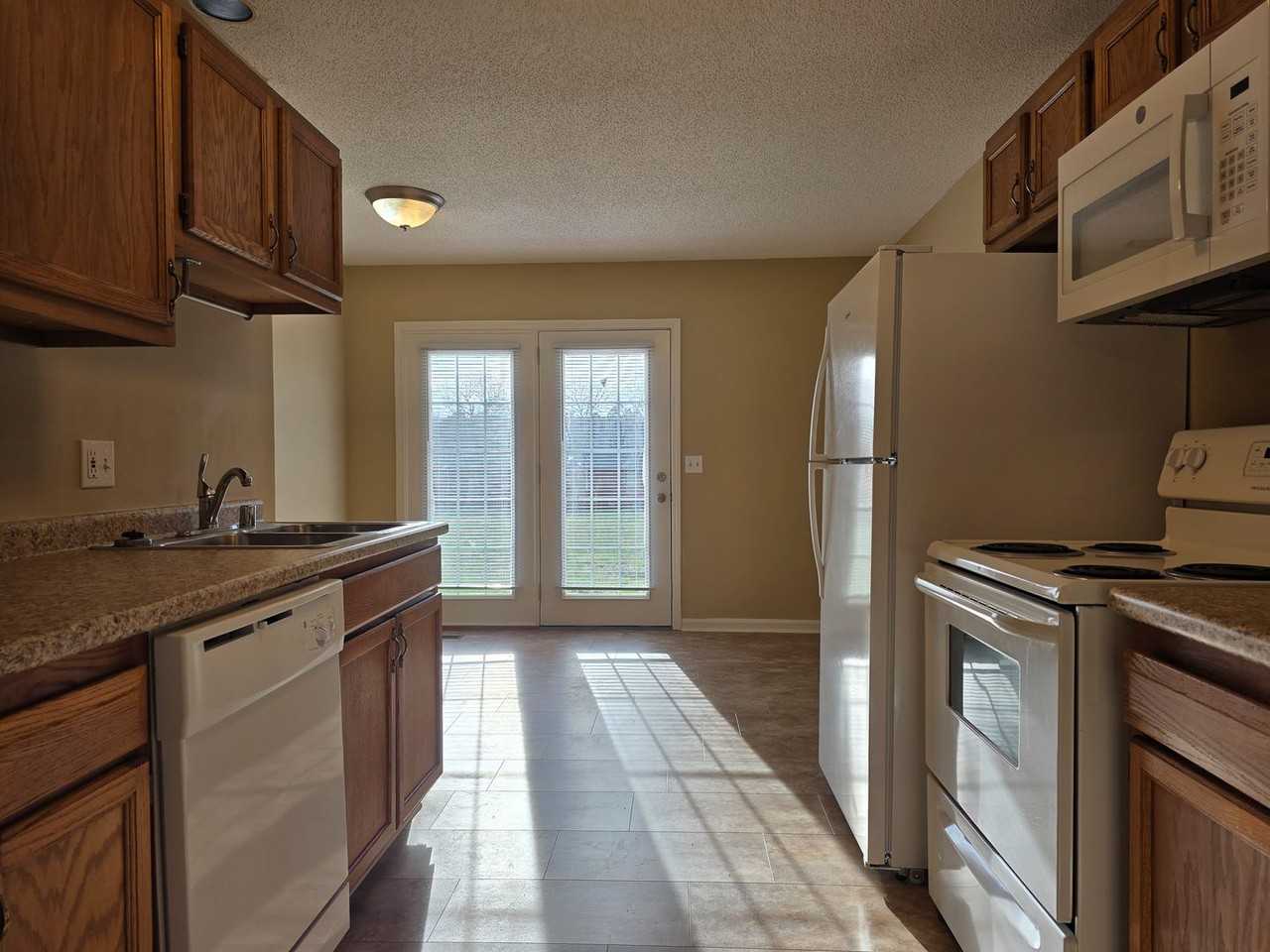 1609 Bourland Ln - Photo 3 of 36