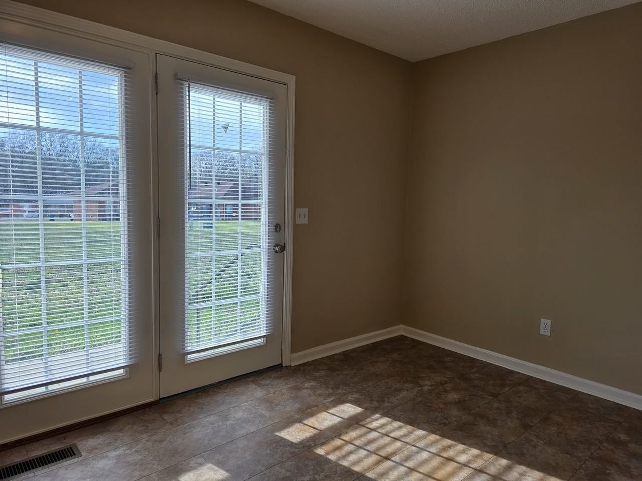 1609 Bourland Ln - Photo 7 of 36