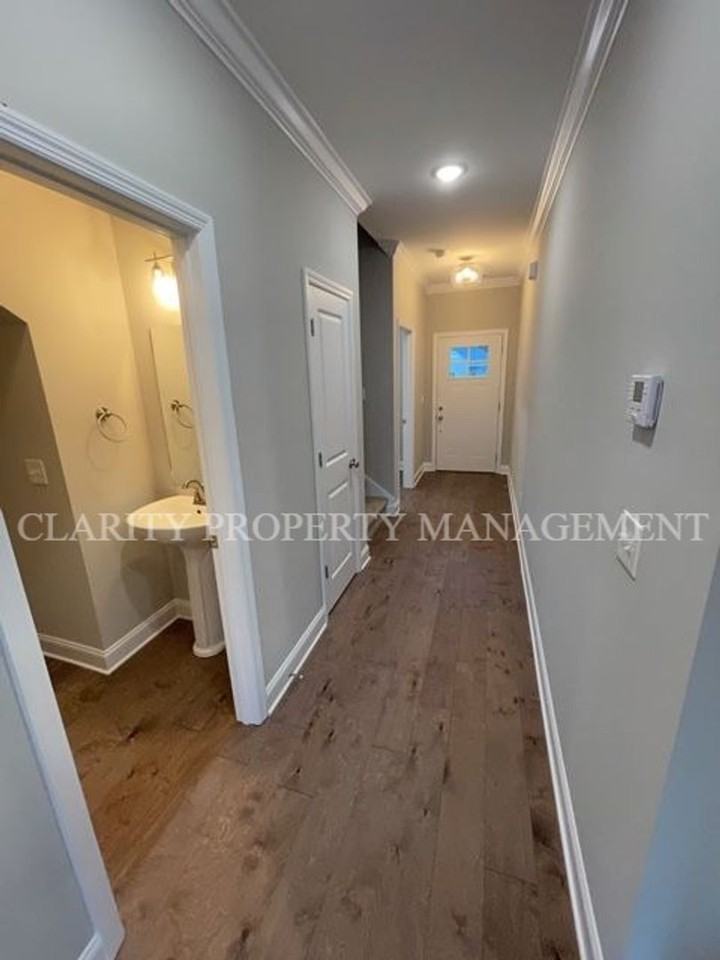 535 Bellingham Dr Ne - Photo 2 of 17