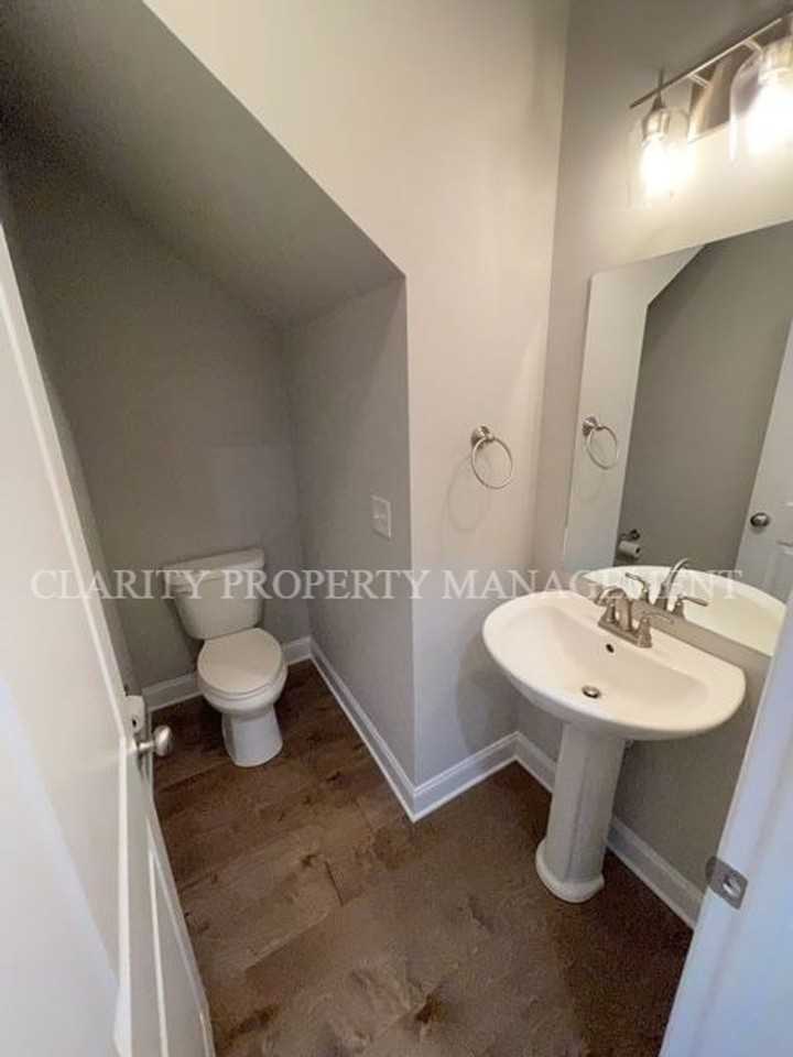 535 Bellingham Dr Ne - Photo 7 of 17