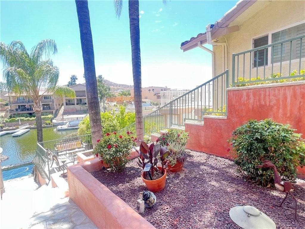 30186 Windward Dr - Photo 4 of 43