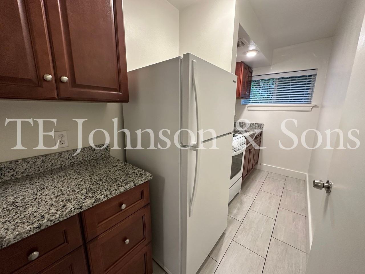 501 S Hawthorne Rd - Photo 5 of 9