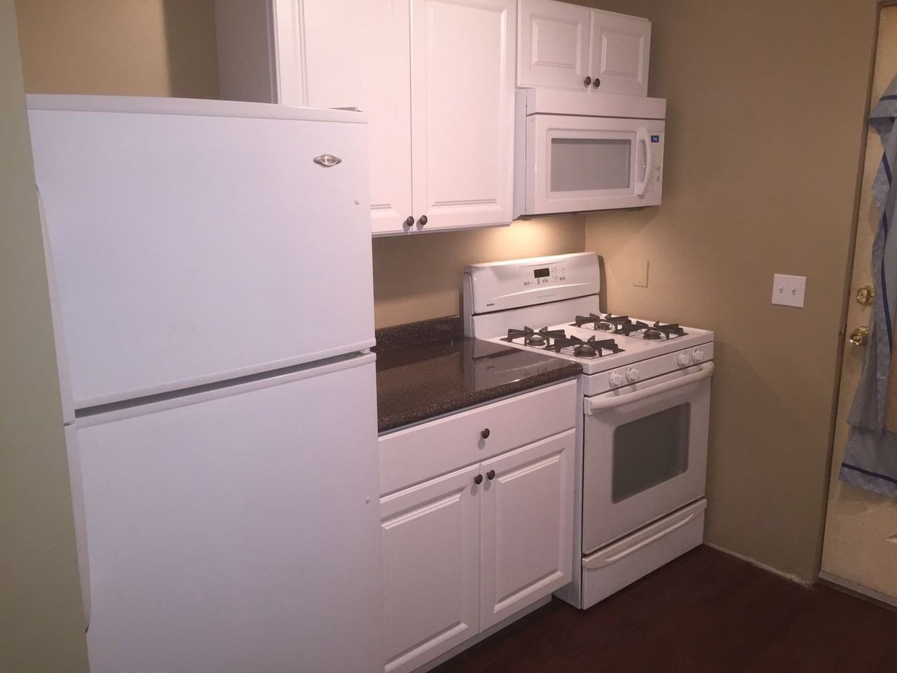 109 W 1st St #302 - Photo 4 of 7