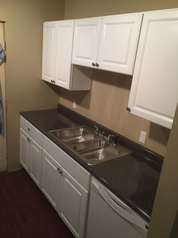 109 W 1st St #302 - Photo 5 of 7